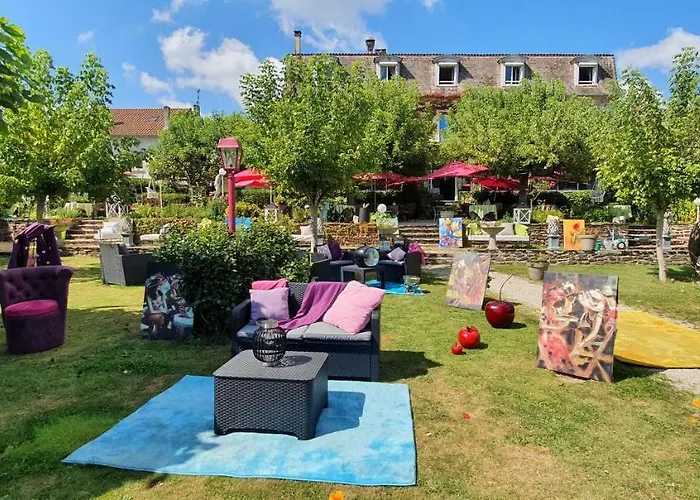 Logis Hotel Hostellerie Saint-Jacques