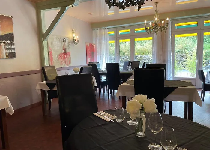Logis Hotel Deshors-Foujanet